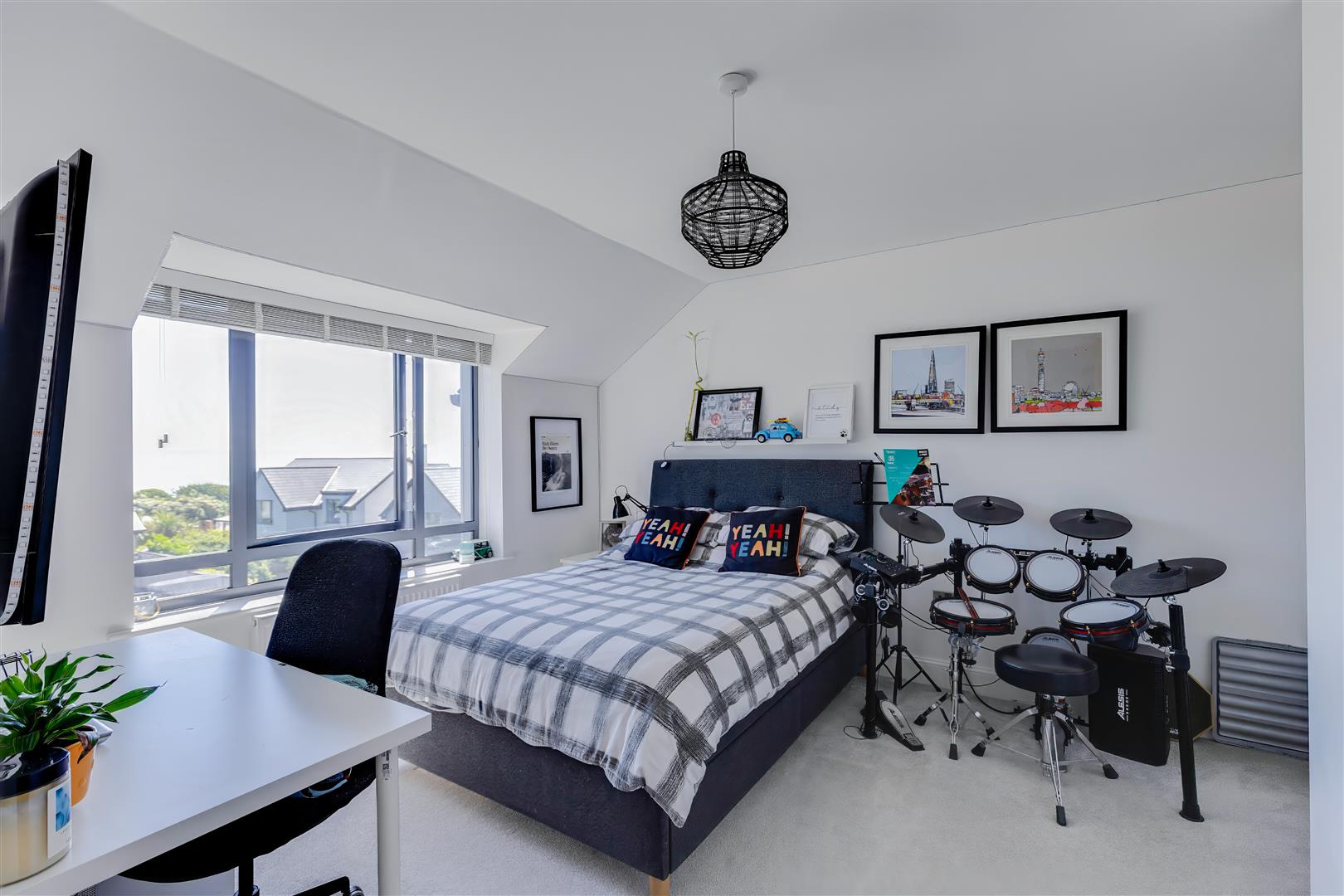 Craig Yr Eos Avenue, Ogmore by Sea, Vale of Glamorgan, CF32 0PF